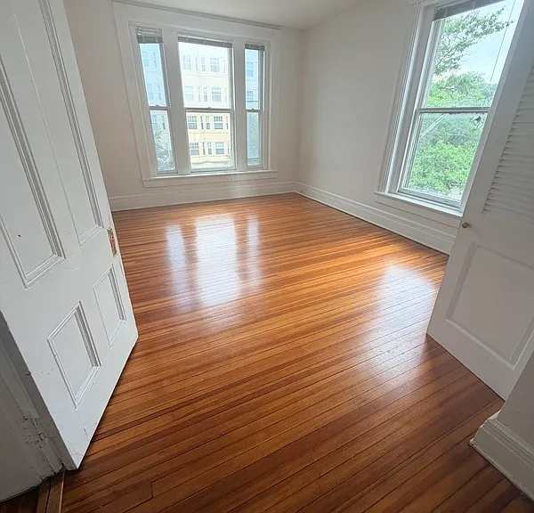 500 W Franklin St #7 — Photo 6