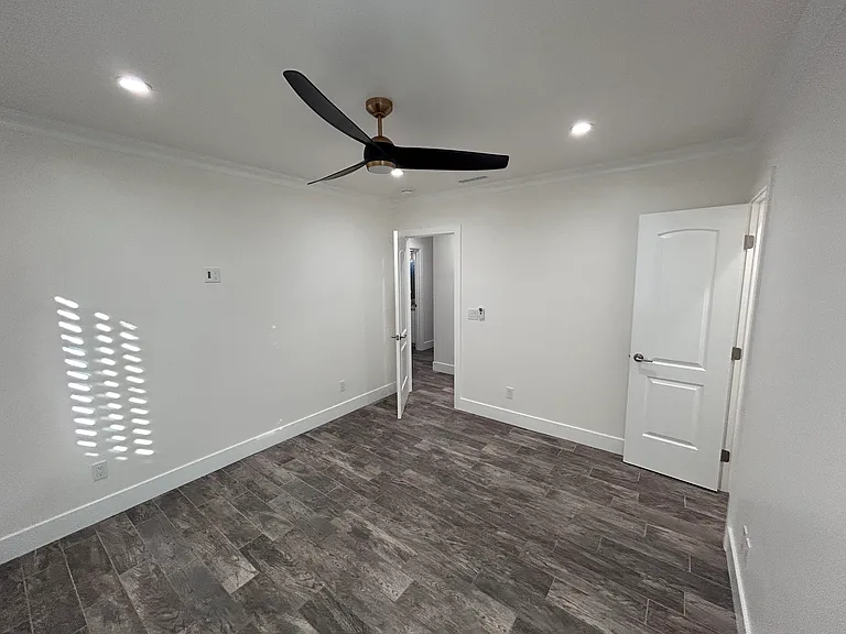 4940 W 123rd St — Photo 26