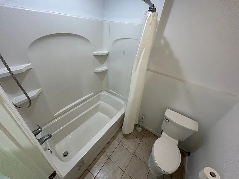 510 Cass St — Photo 16