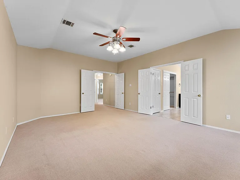2104 Lobelia Dr — Photo 21