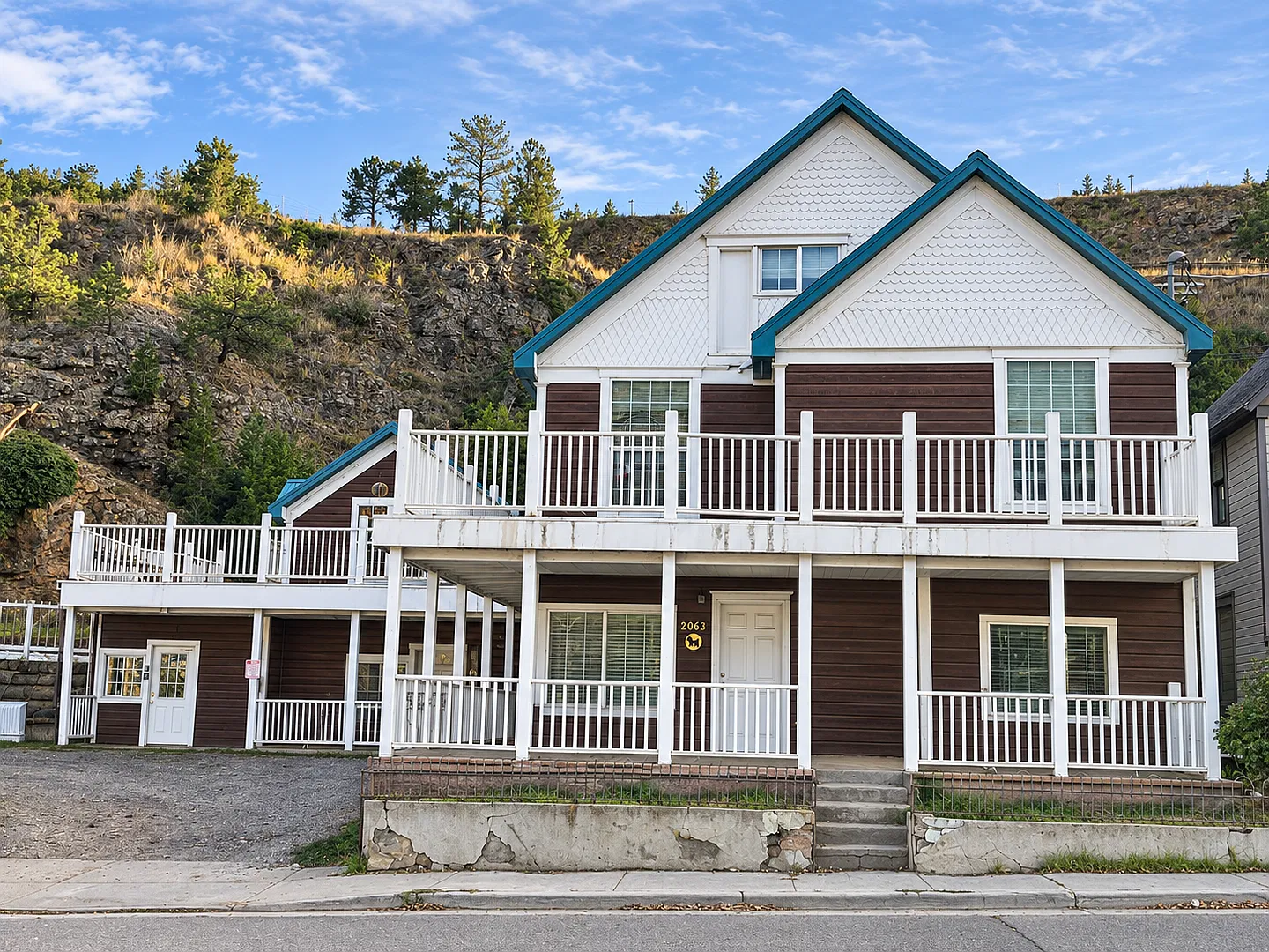 Live Where Adventure Begins - Charming Studio in the Heart of Idaho Springs! — Photo 1