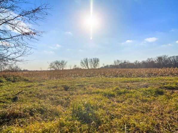 19925 W Indian Creek Rd, Mundelein, IL 60060