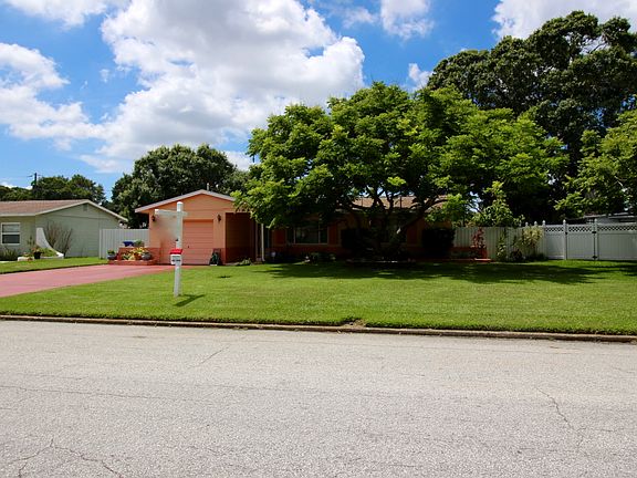 3rd image of 5970 49th Ave N