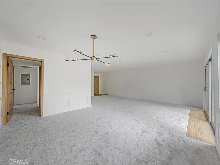 420 S Madison Ave #205 — Photo 9