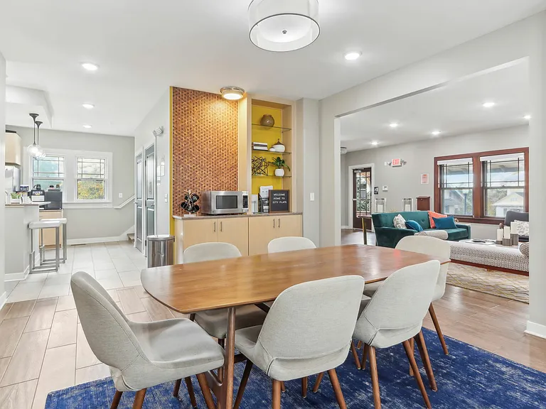 City Flats Walnut — Photo 18