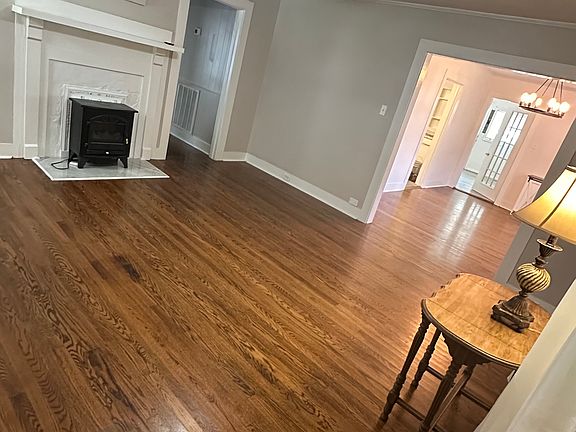 4th image of 905 College St W