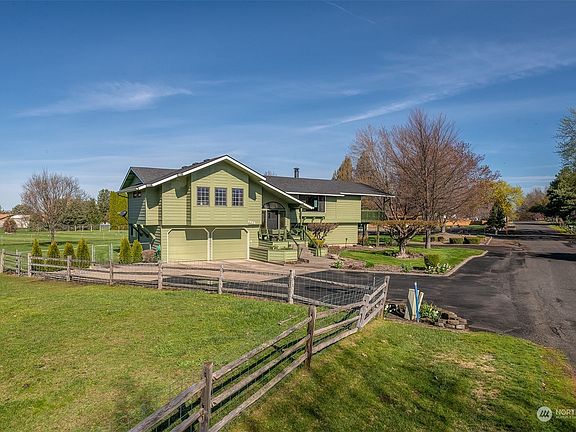 2nd image of 3120 Canberra Drive
