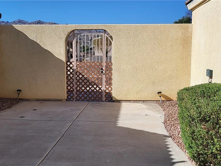 652 Holly St — Photo 3