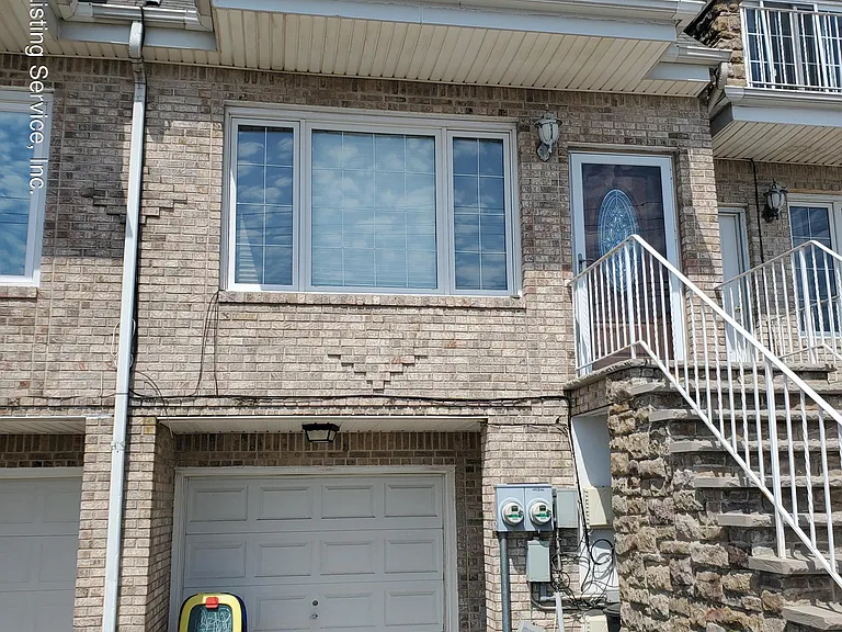 421 Father Capodanno Blvd — Photo 1
