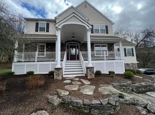 8 Creveling Rd, Bloomsbury, NJ 08804