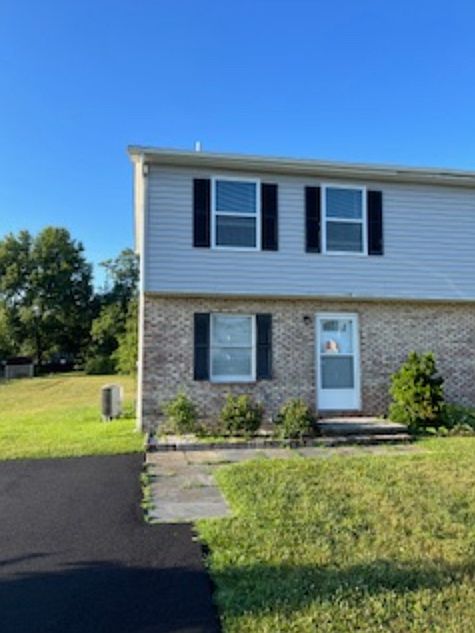 208 Hackberry Drive, Stephens City