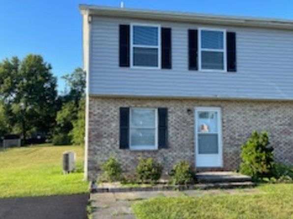 208 Hackberry Dr #1