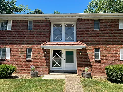 939 Perry Hwy #4 Photo 1