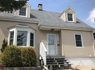 2713 E 2nd St, Duluth, MN 55812