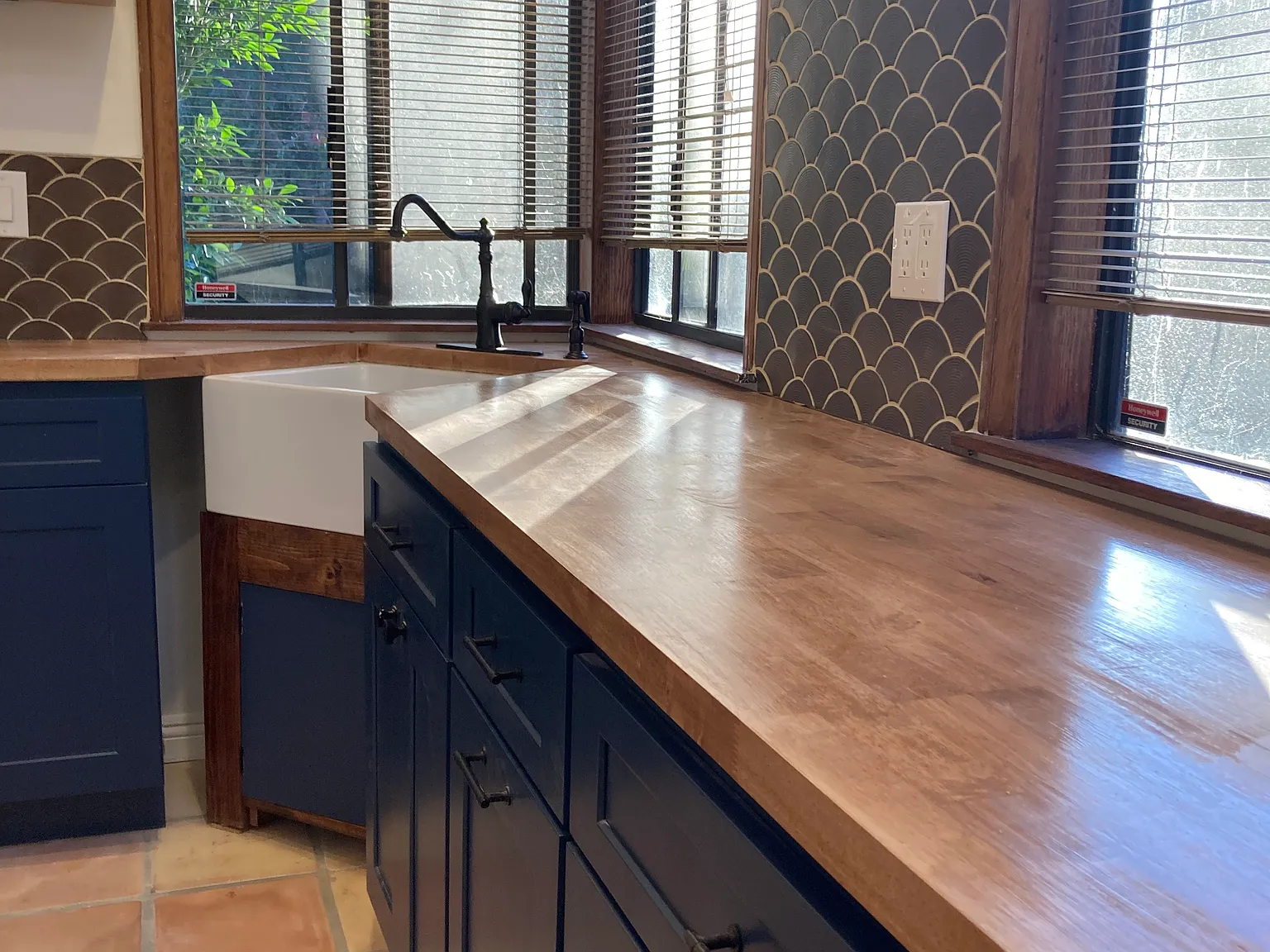 Studio, 350 sqft, $2,500 — Photo 2