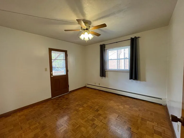 1821 G St #4 — Photo 8