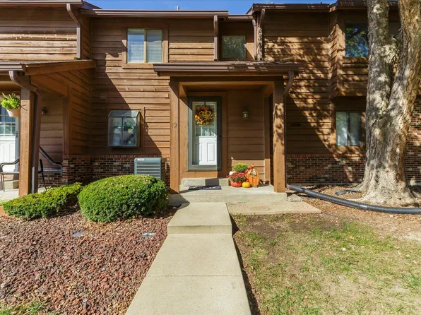 12 Cedar Grove Ct, Saint Charles, MO 63304