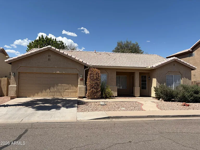 1660 E Gary Dr — Photo 1