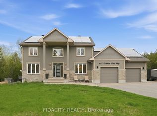 101 Sentinel Pine Way, Ottawa, ON K0A 1L0