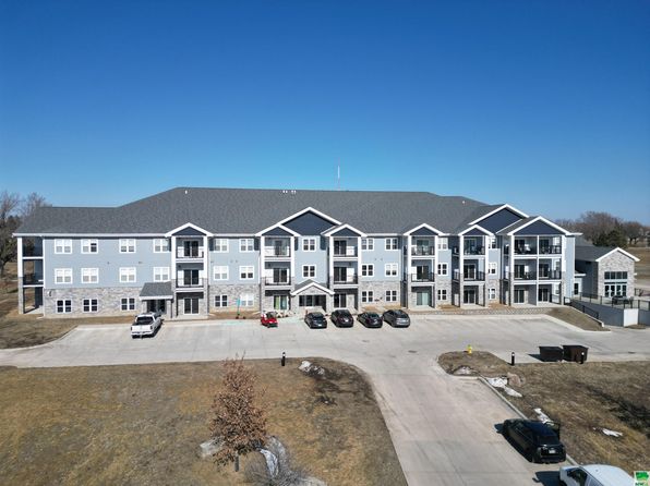 201 Sunrise Park Rd #101, Storm Lake, IA 50588