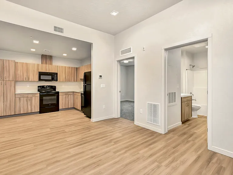 Parkway Apartments — Photo 32