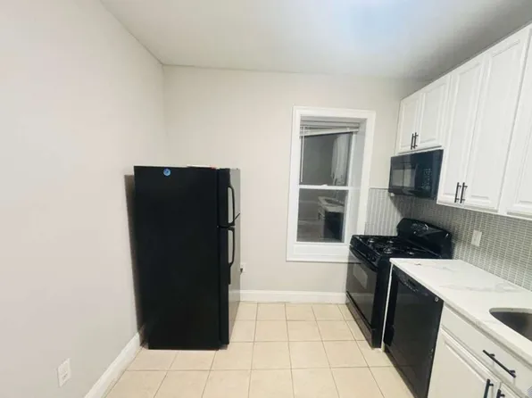 381 Baldwin Avenue image 1 of 13