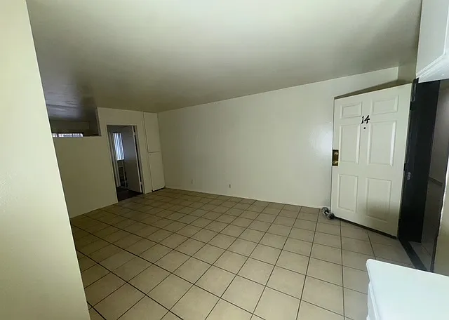 13750 Vanowen St #14 — Photo 15
