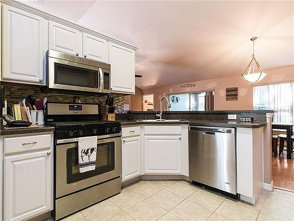 3rd image of 1113 Windy Bluff Dr