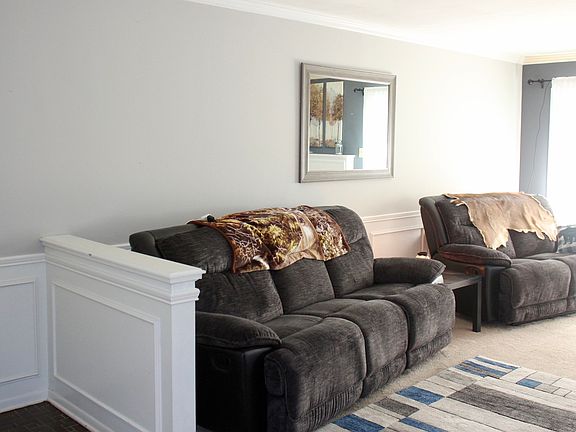4th image of 1512 Johnstown Ct