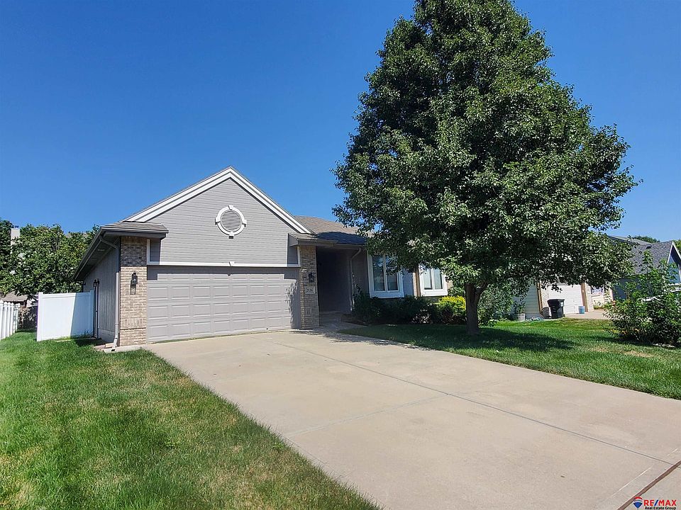 1st image of 2136 Ashwood Ave