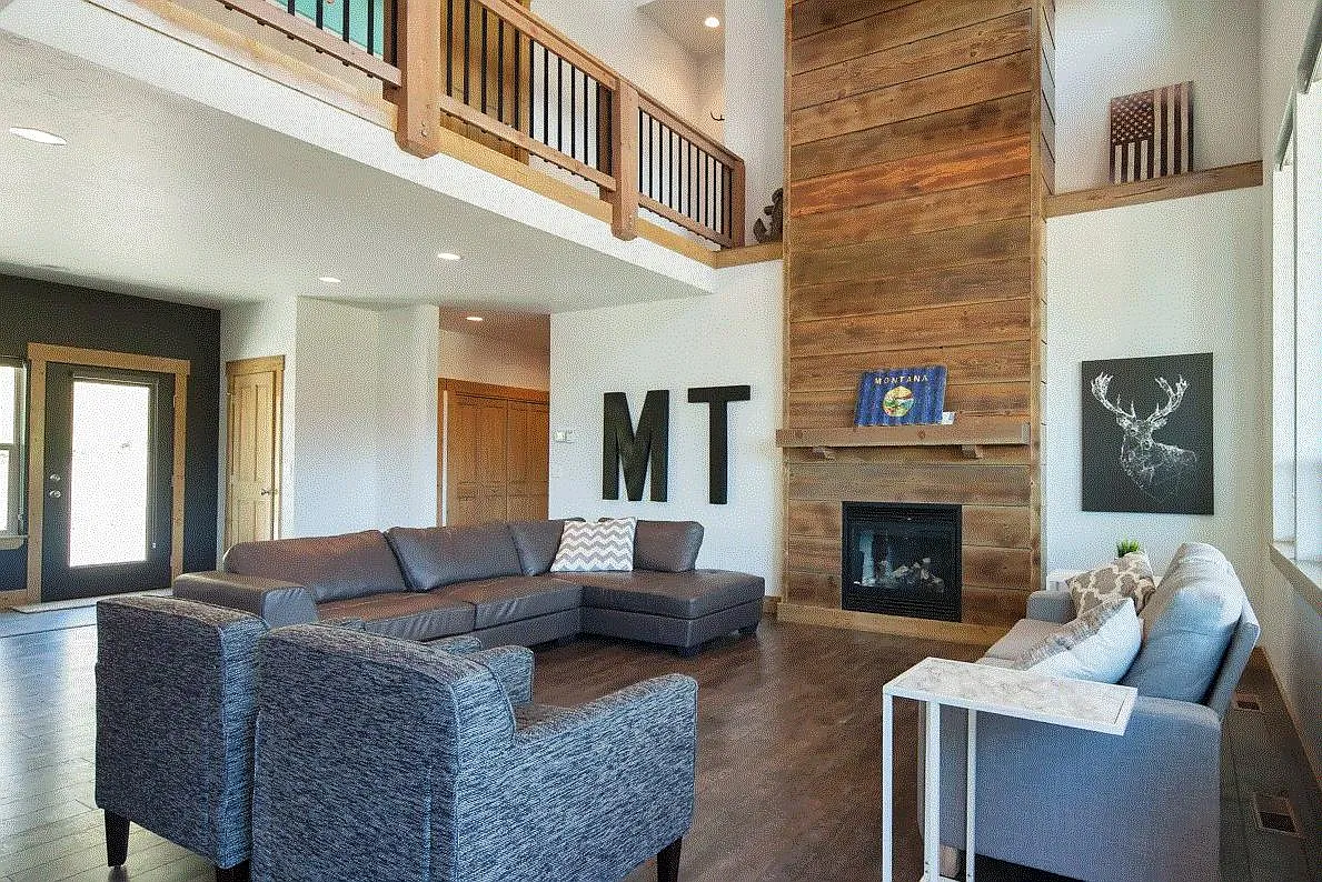 202 Nelson Dr — Photo 2
