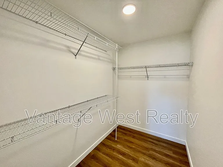 615 Rutland Rd N #401 — Photo 18