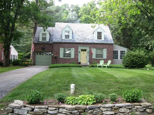 919 Valley Rd, Lancaster, PA 17601