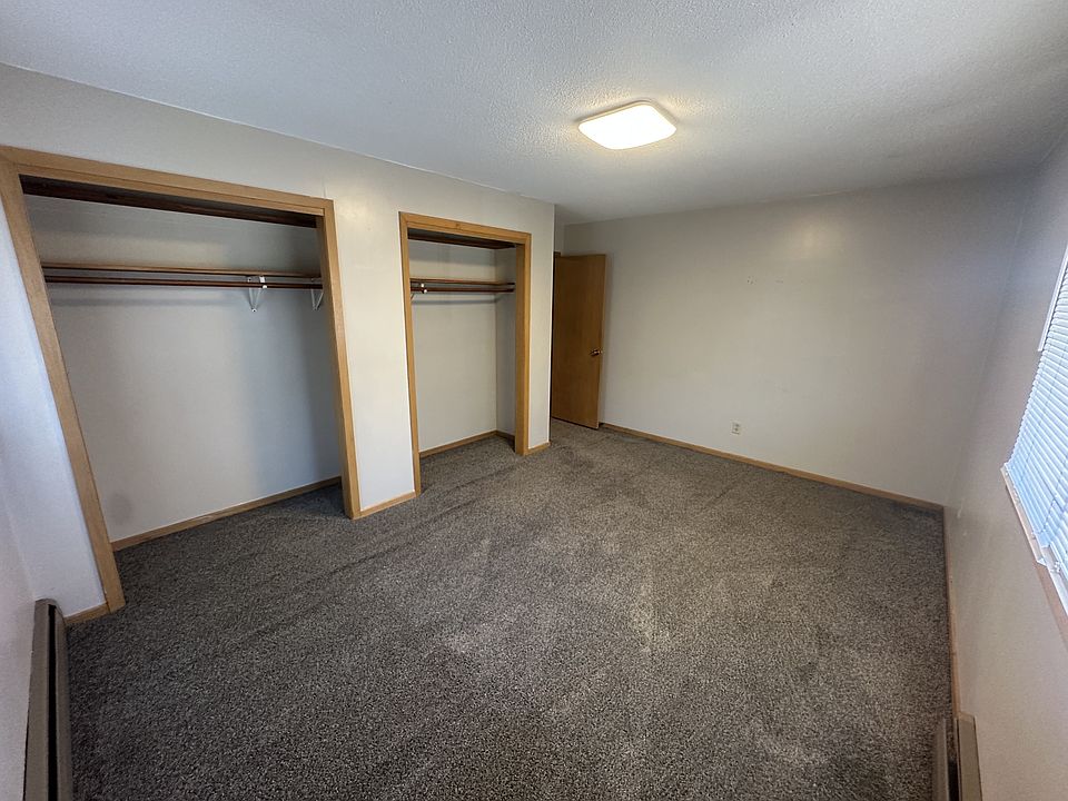 1st image of 905 N Main St APT 2