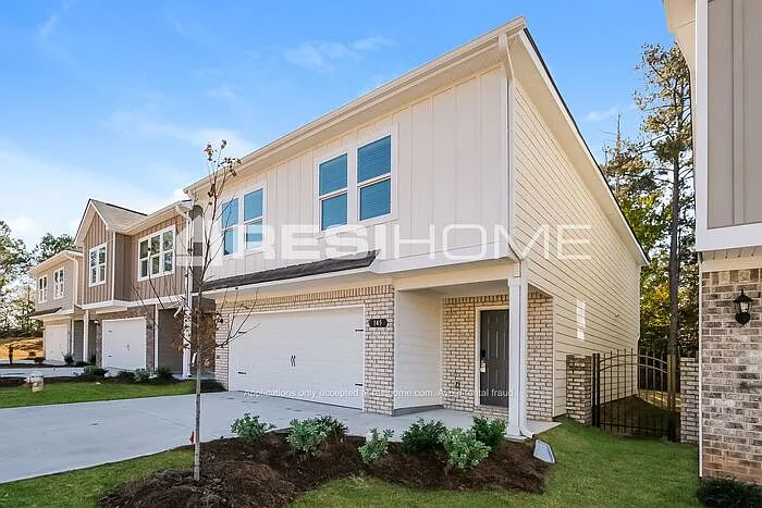 4 bed, 2.5 bath, 1970 sqft, $1,945 — Photo 2