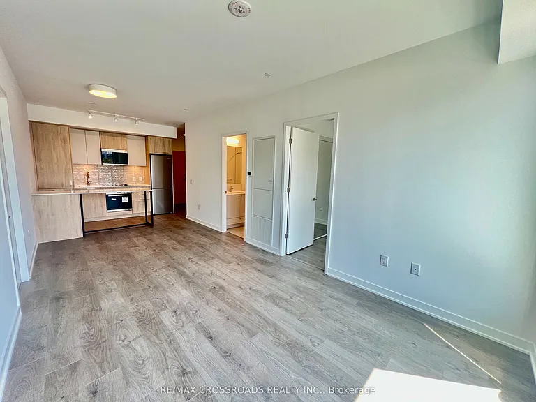 10 Oak St #523 — Photo 7