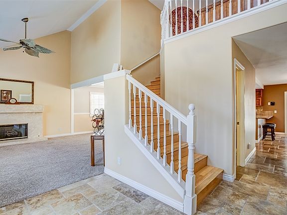 3rd image of 28540 Meadow Glen Way W
