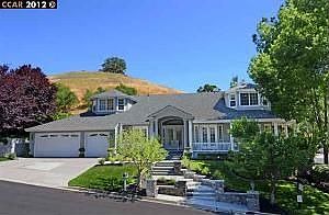 2nd image of 18 Maplewood Dr