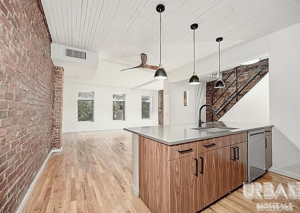 1st image of 90 E 10th St #2