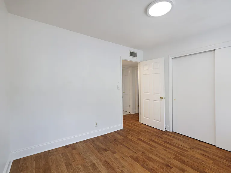 3210 Orleans Dr #8 — Photo 11
