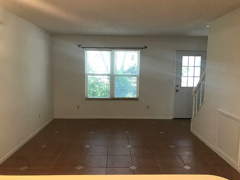 615 Bowers Ct — Photo 6