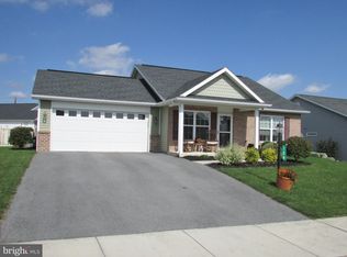 228 Park View Dr, Chambersburg, PA 17201