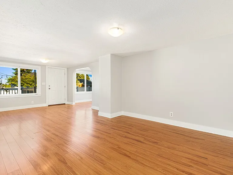 12231 1st Ave SW — Photo 6
