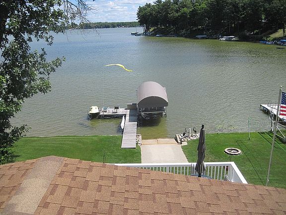 4th image of 1323 E Hess Lake Dr