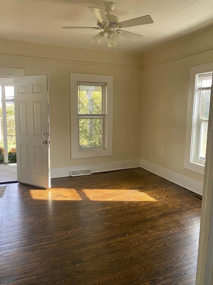 Super Convenient location, 2 Bedroom, 1 Bathroom, Pet friendly! — Photo 4