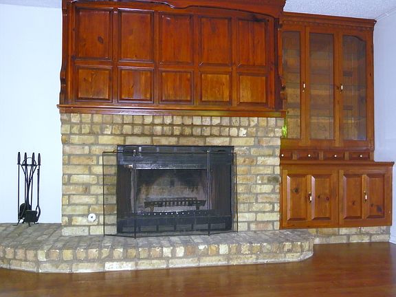 5th image of 301 N Central St