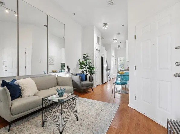 420 Monroe St APT 4L, Hoboken, NJ 07030
