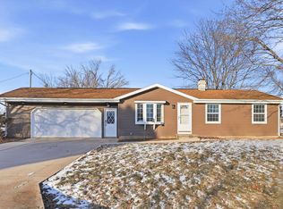 950 Clover St, Menasha, WI 54952