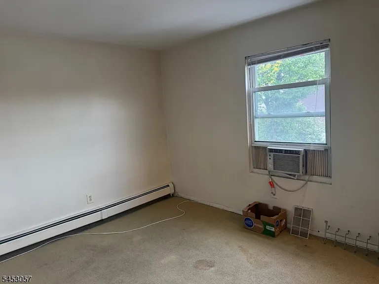 96 Walnut St — Photo 3