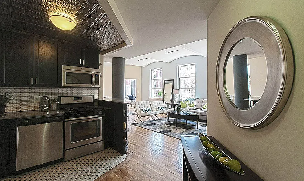 Grand Adams Apartments — Photo 1